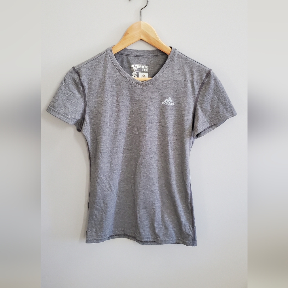 Adidas Ultimate Tee in Heather Gray. womens small EUC